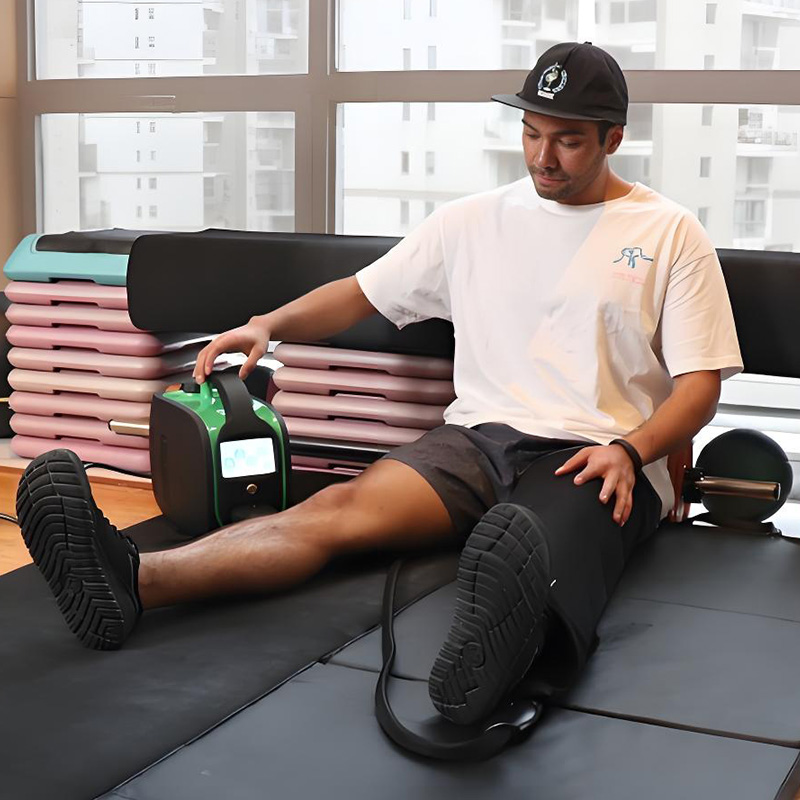 Why Do Professional Athletes Favor Hot and Cold Compression Therapy Devices?